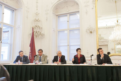 Prof. Dr. Hanns H. Seidler Die Rolle des Kanzlers im Hochschulwesen - Erfahrungen und Perspektiven aus Deutschland und Podiumsdiskussion, 24.04.2013