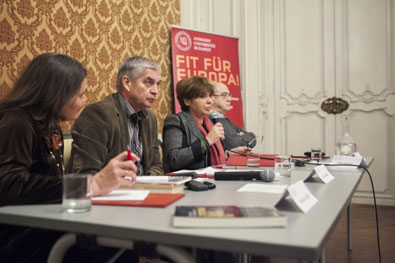 Podium v.l.n.r.: Katalin G. Kállay (Károli Gáspár Reformierte Universität),  László Karsai (Universität Szeged), Mária Kovács (Central European University), András Kovács (Central European University)