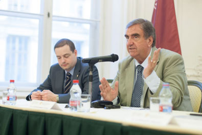 Prof. Dr. Hanns H. Seidler Die Rolle des Kanzlers im Hochschulwesen - Erfahrungen und Perspektiven aus Deutschland und Podiumsdiskussion, 24.04.2013