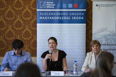 Dr. Dóra Frey (AUB)