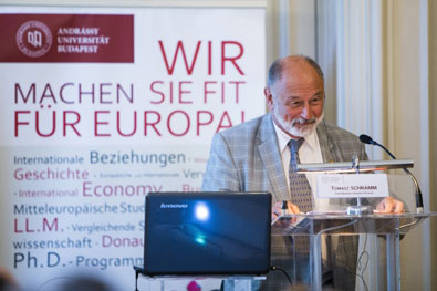 Prof. Dr. Tomasz Schramm (Adam Mickiewicz Universität , Poznań)
