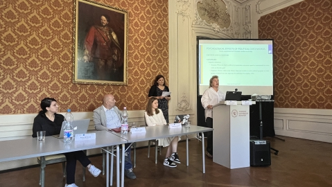 Das erste Panel mit (von links nach rechts), Suzana Jurin, Daniela Kruzic, Sinisa Atlagic, netPOL-Doktorandin Anastasiia  Hraur und Vortragende Reina Zenelaj.