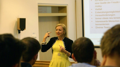25. September 2014:  Dr. Ágnes Fábián, President Henkel Magyarország Kft., zeigte bei ihrem packenden Vortrag zum Thema 