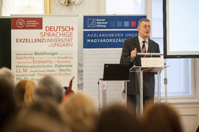 Prof. Dr. András Masát, Rektor der AUB