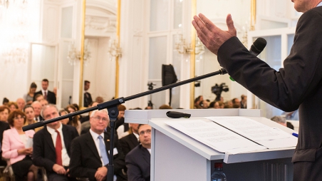Vizepräsident des Deutschen Bundestages hielt Infoveranstaltung zum IPS an der AUB