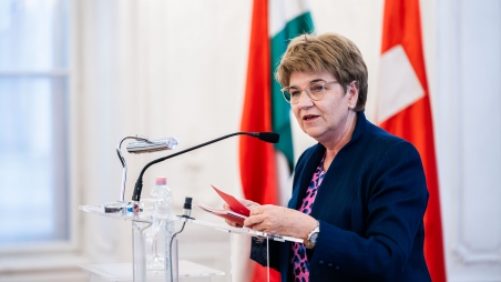 Die Bundespräsidentin der Schweiz zu Besuch an der AUB