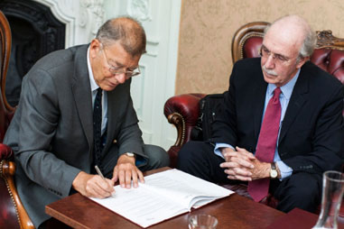 Kooperationsvereinbarung zwischen der CEU und der AUB